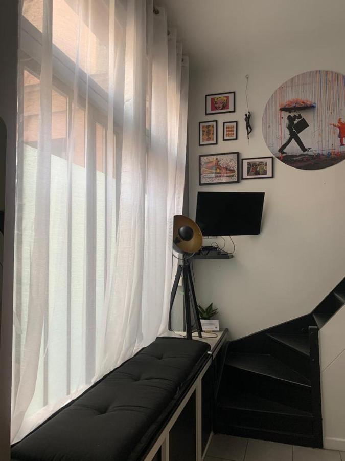 شقة Spacious Bright Split Level Flat In The Fashionable Marais باريس المظهر الخارجي الصورة